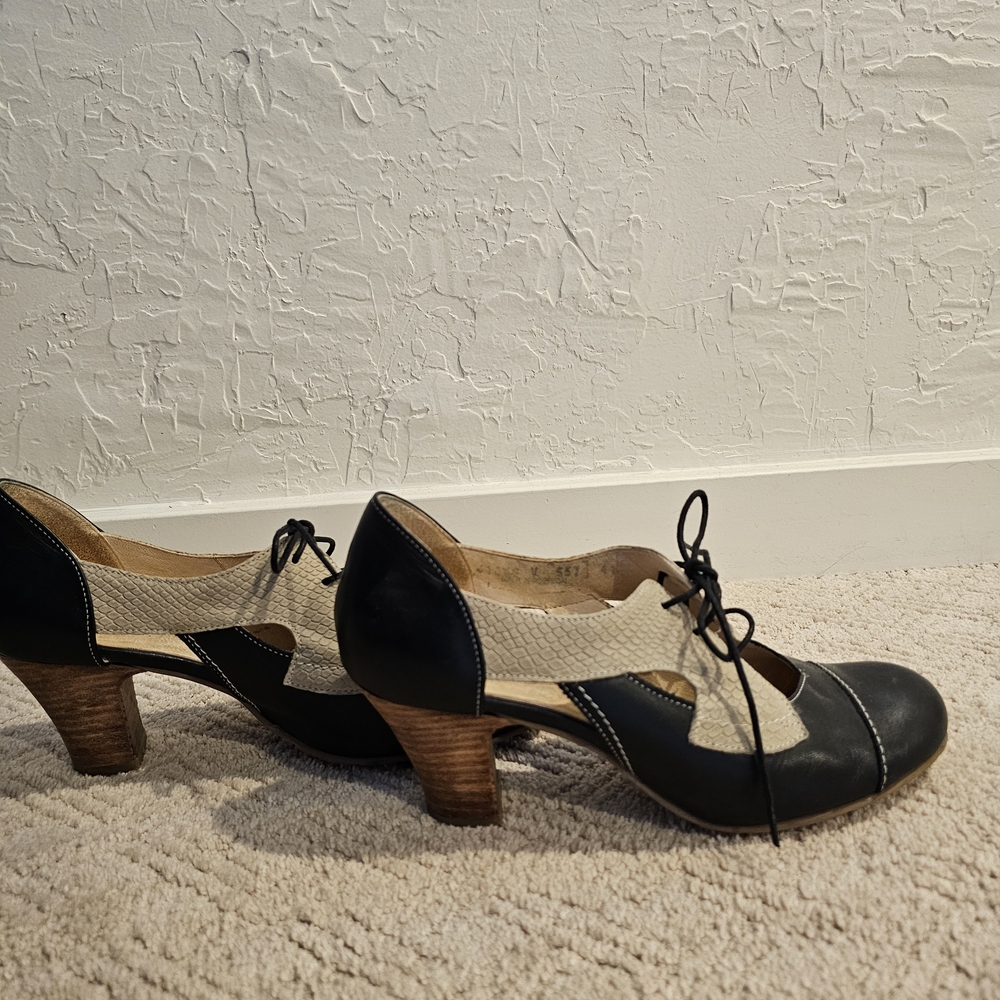 Elegant Black and Tan Women's Heels